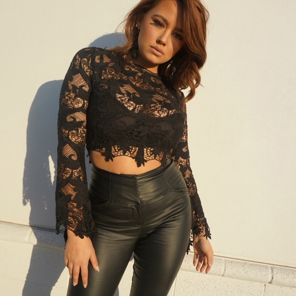 Tops - 🖤 BANJUL CROCHET TOP